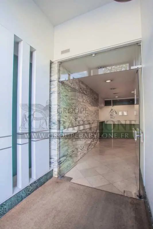 Bureau dans Neuilly-sur-Seine à vendre Hall d’entrée– Image 1 sur 6