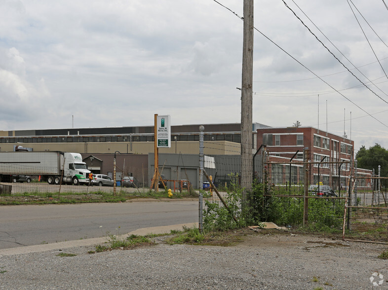 148 Mohawk St, Brantford, ON à louer - Photo de l’immeuble – Image 2 sur 2