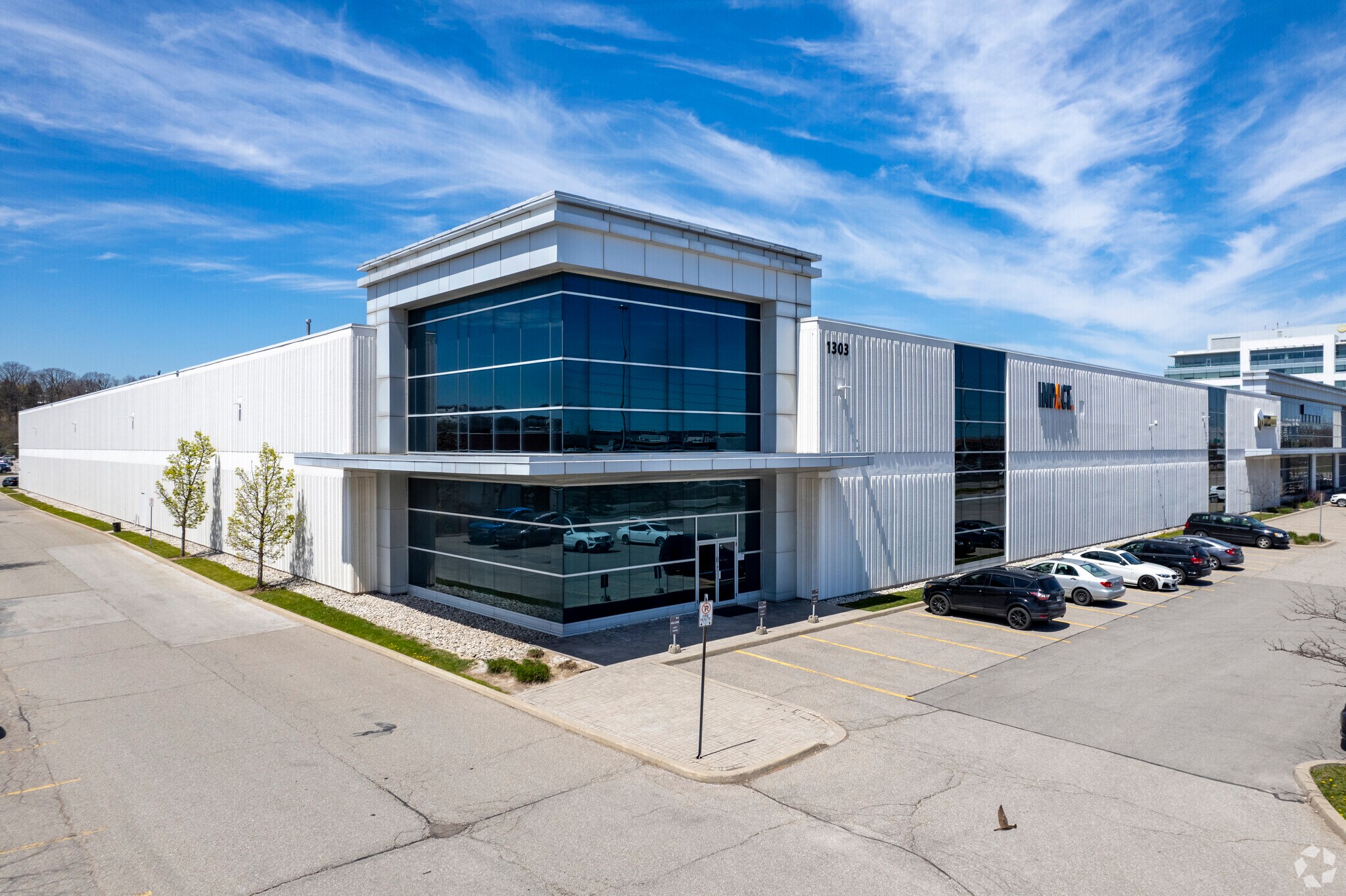 1303 N Service Rd E, Oakville, ON à louer Photo principale– Image 1 sur 6