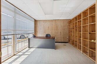 7105 Lawndale St, Houston, TX à louer Photo intérieure– Image 2 sur 9