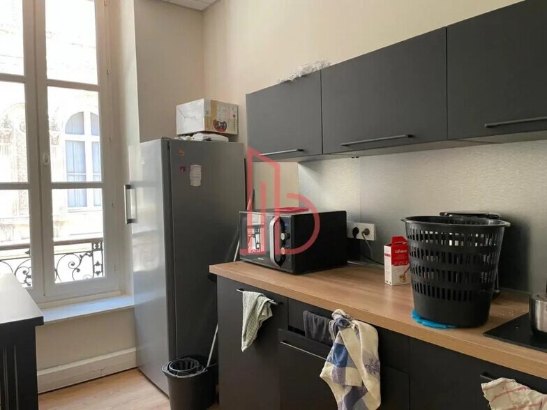Bureau dans Bordeaux à louer - Photo de l’immeuble – Image 3 sur 6