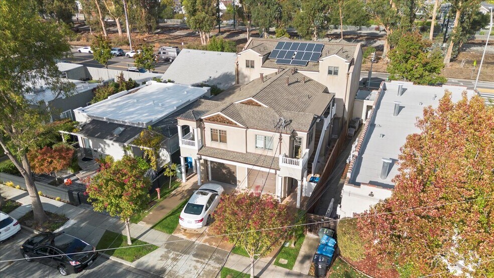 808 Edgehill Dr, Burlingame, CA à vendre - Photo de l’immeuble – Image 2 sur 24