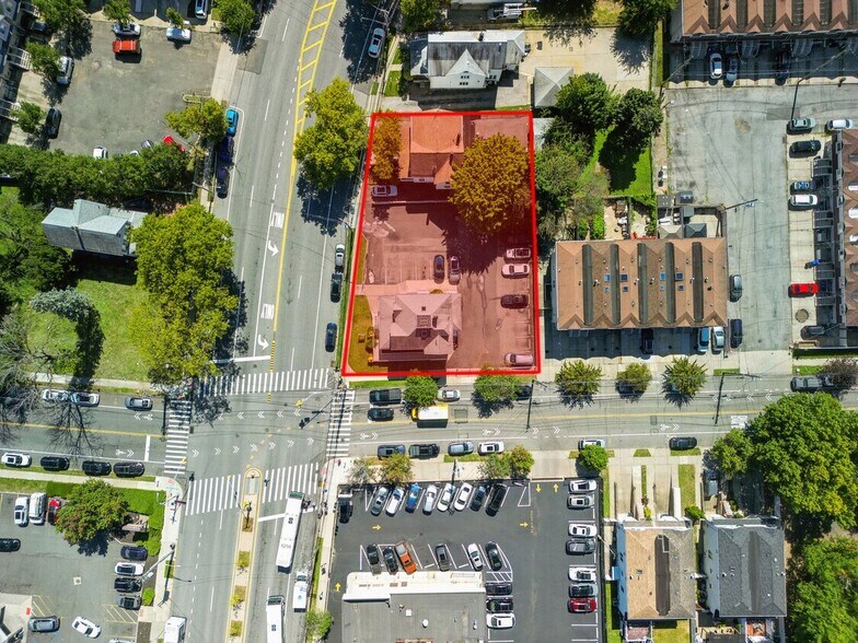 1582 Richmond Ave, Staten Island, NY à vendre - Photo de l’immeuble – Image 2 sur 8