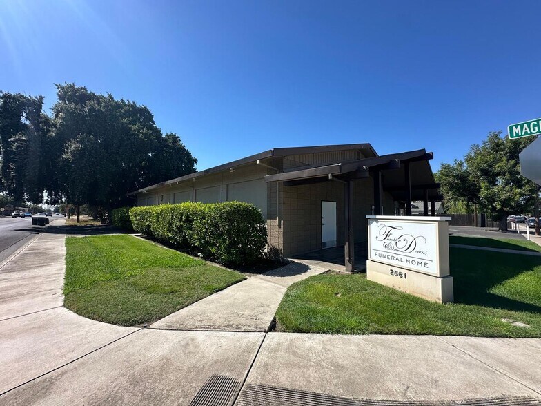 2561 5th St, Ceres, CA à vendre - Photo de l’immeuble – Image 3 sur 13