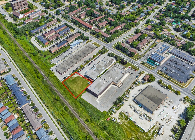 290 Bronte St S, Milton, ON à louer - Photo de l’immeuble – Image 1 sur 6