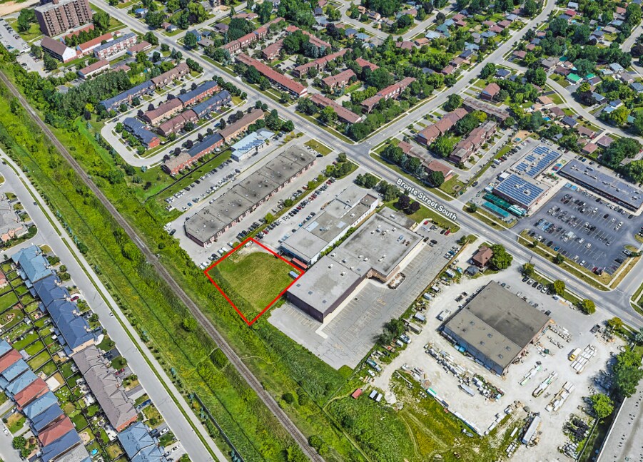 290 Bronte St S, Milton, ON à louer Photo de l’immeuble– Image 1 sur 7
