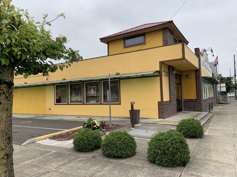 1810-1818 SE 122nd Ave, Portland, OR à vendre - Photo de l’immeuble – Image 2 sur 25