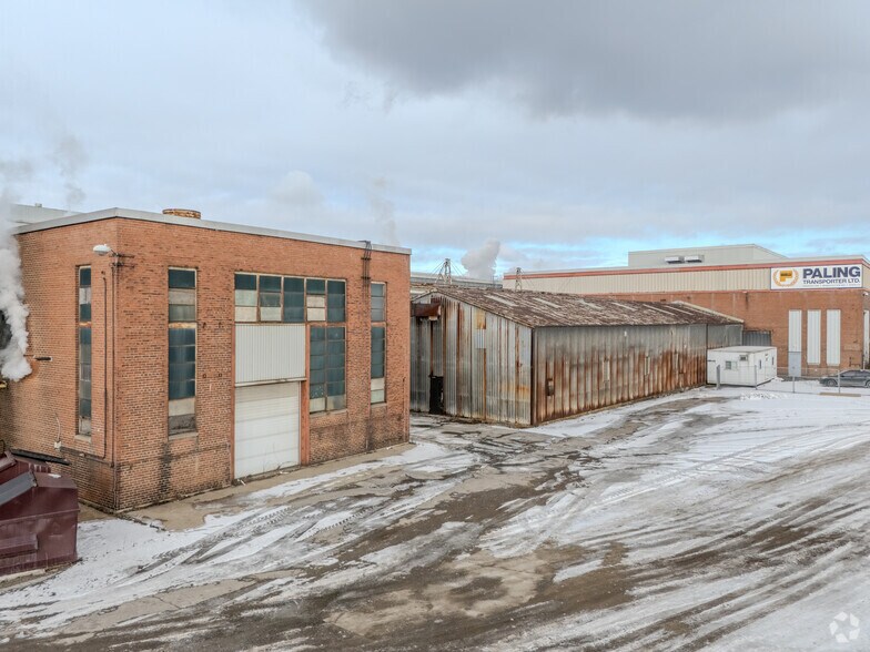 1632 Burlington St E, Hamilton, ON à louer - Photo de l’immeuble – Image 2 sur 6