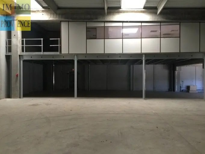 Industriel/Logistique dans Pertuis à vendre - Photo intérieure – Image 1 sur 5