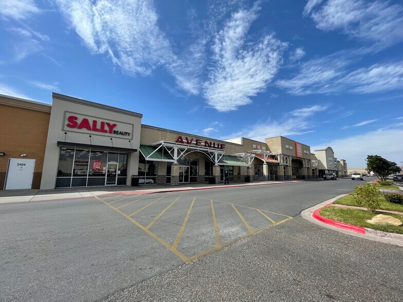 5404-5506 San Bernardo Ave, Laredo, TX à louer - Photo de l’immeuble – Image 3 sur 3