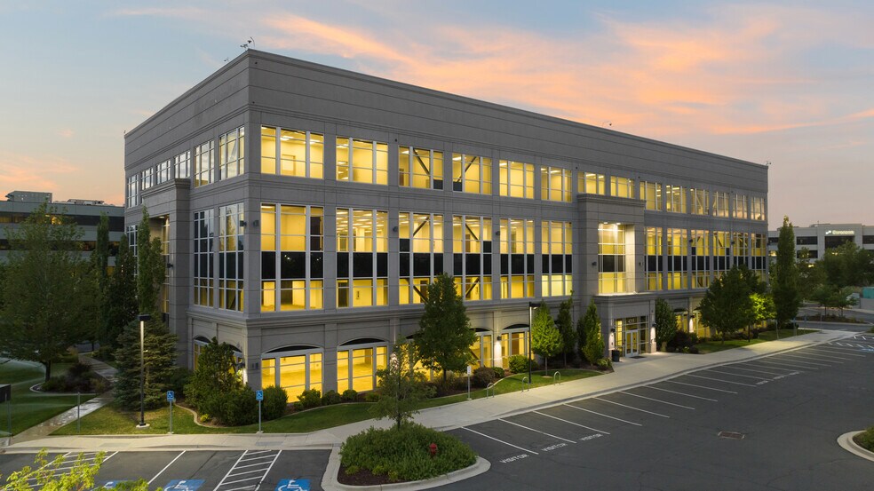 4215 S Riverboat Rd, Salt Lake City, UT à louer - Photo de l’immeuble – Image 2 sur 22