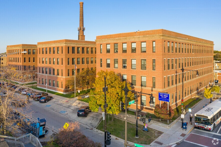 4809 N Ravenswood Ave, Chicago, IL à louer - Photo de l’immeuble – Image 2 sur 11