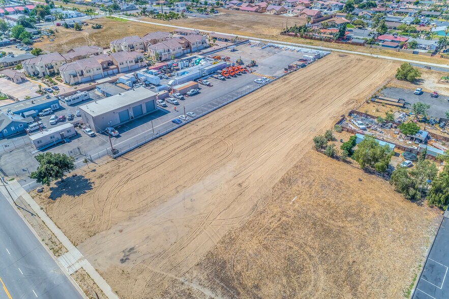 17630 Arrow Blvd, Fontana, CA à vendre - Photo de l’immeuble – Image 2 sur 12