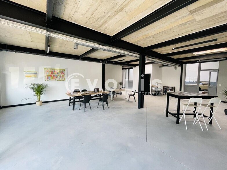 Bureau dans Vaux-le-Pénil à louer - Photo intérieure – Image 1 sur 2