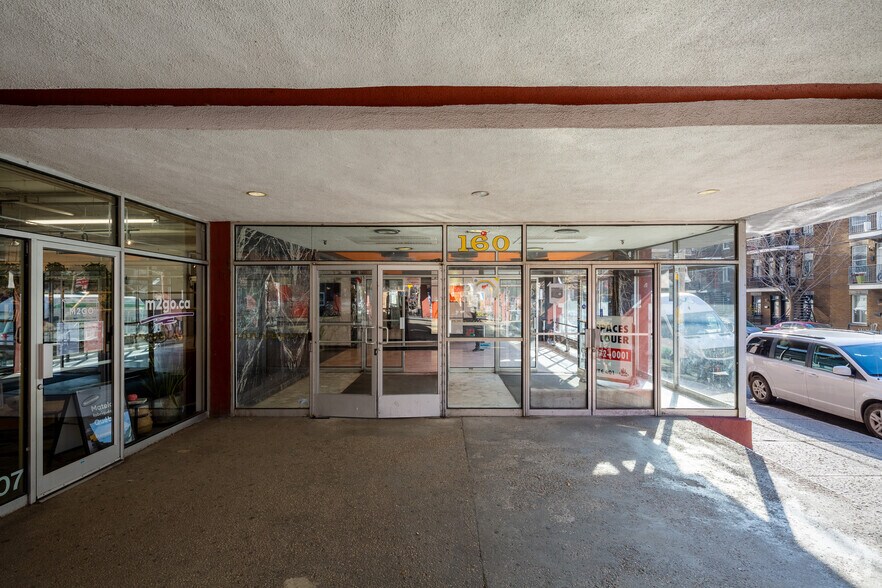 5455 De Gaspé Av, Montréal, QC à louer - Photo de l’immeuble – Image 3 sur 8
