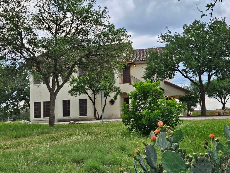 17425 Redland Rd, San Antonio, TX à louer - Photo principale – Image 2 sur 7