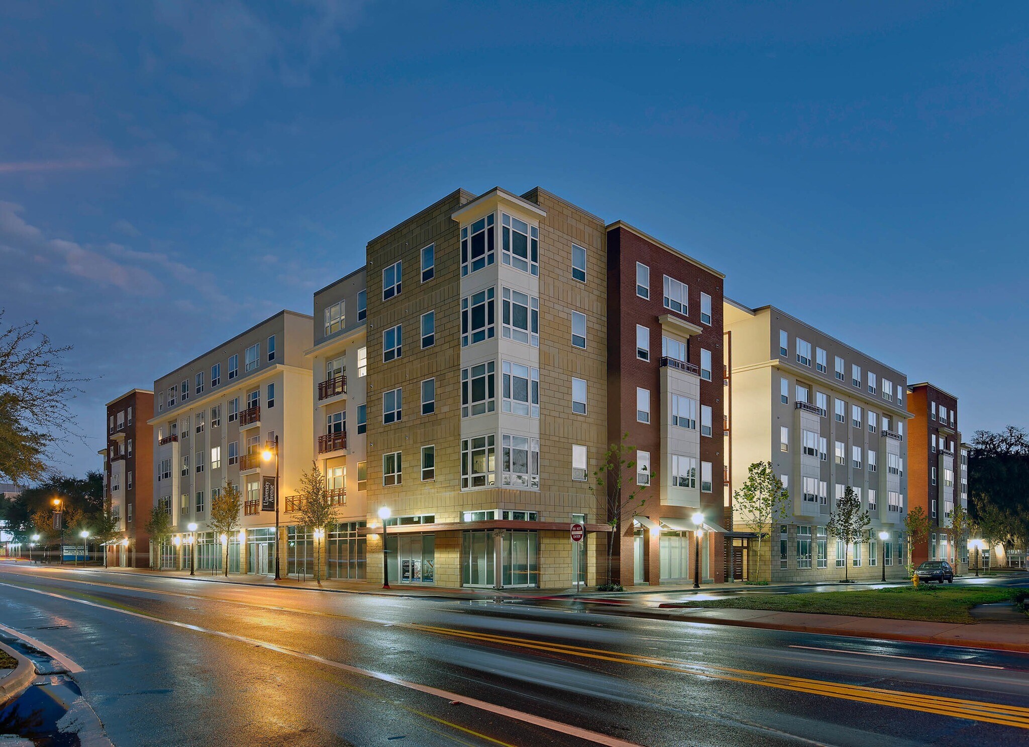 491 W University Ave, Gainesville, FL à louer Photo principale– Image 1 sur 6