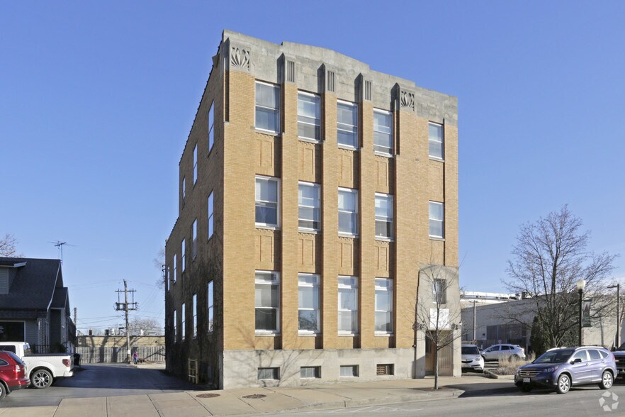 4949 Forest Ave, Downers Grove, IL à vendre - Photo de l’immeuble – Image 1 sur 11