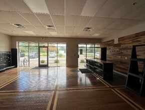 2515 Ellsworth Rd, Ypsilanti, MI à louer Photo intérieure– Image 1 sur 4