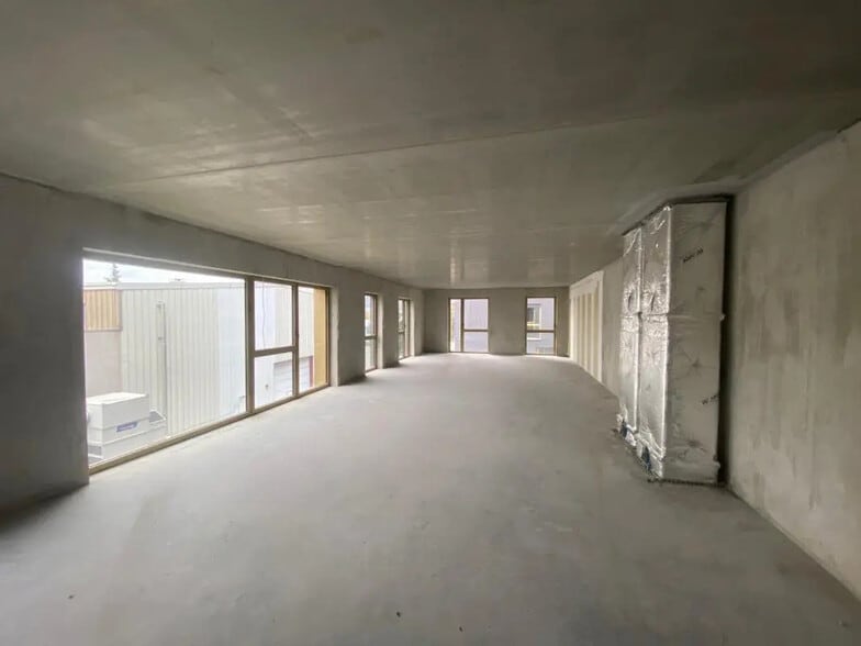 Bureau dans Saint-Étienne à vendre - Photo de l’immeuble – Image 3 sur 3