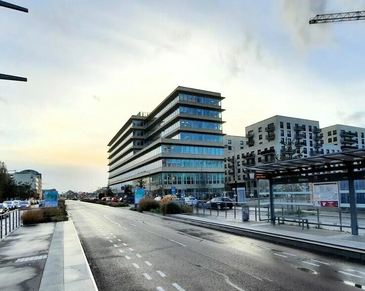 Bureau dans Rouen à louer - Photo de l’immeuble – Image 1 sur 9