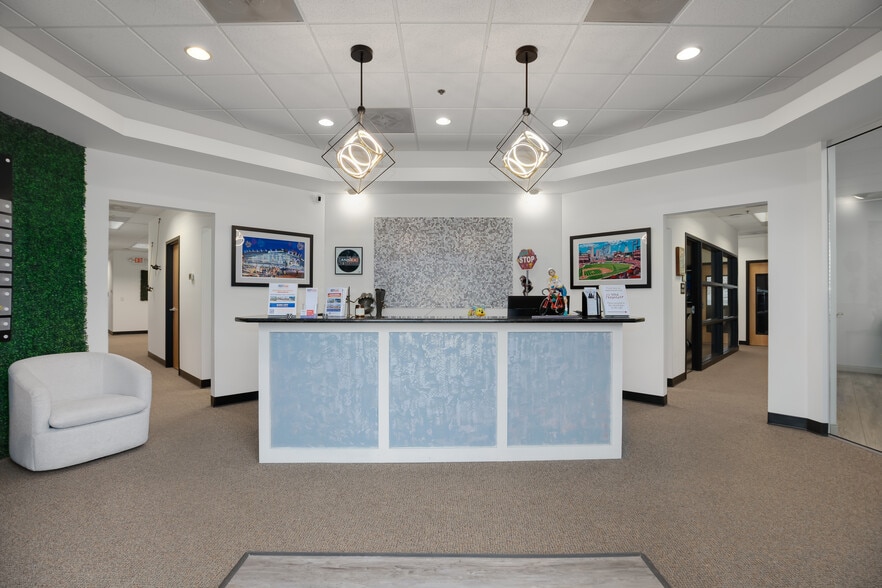 691 Trade Center Blvd, Chesterfield, MO à louer - Hall d’entrée – Image 3 sur 16