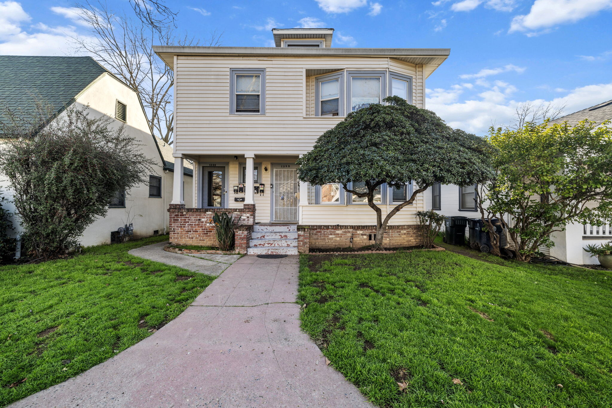 1233-1235 32nd St, Sacramento, CA à vendre Photo de l’immeuble– Image 1 sur 9