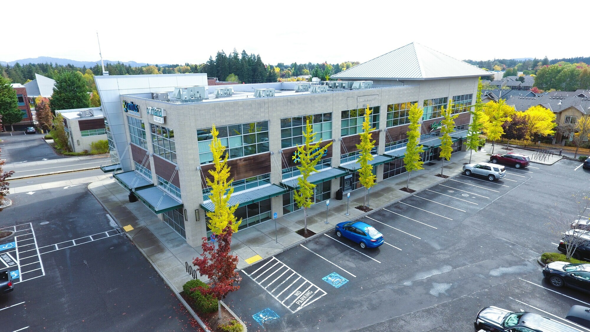 NW Cornell Rd, Hillsboro, OR à louer Photo de l’immeuble– Image 1 sur 11