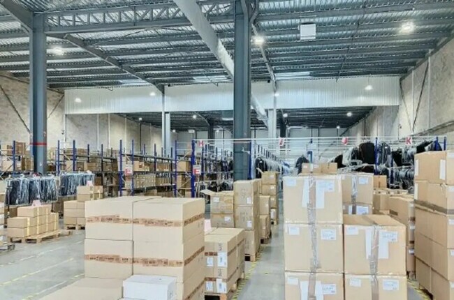 Plus de détails pour Industriel/Logistique à louer
