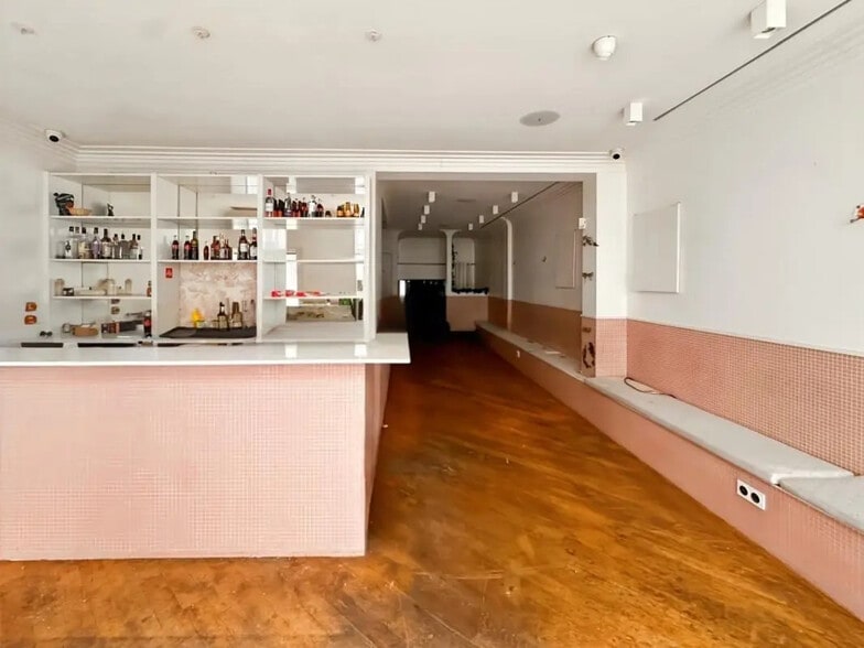 Local commercial dans Paris à louer - Photo de l’immeuble – Image 1 sur 6