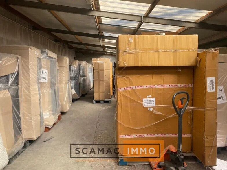 Industriel/Logistique dans Gardanne à louer - Photo de l’immeuble – Image 3 sur 5