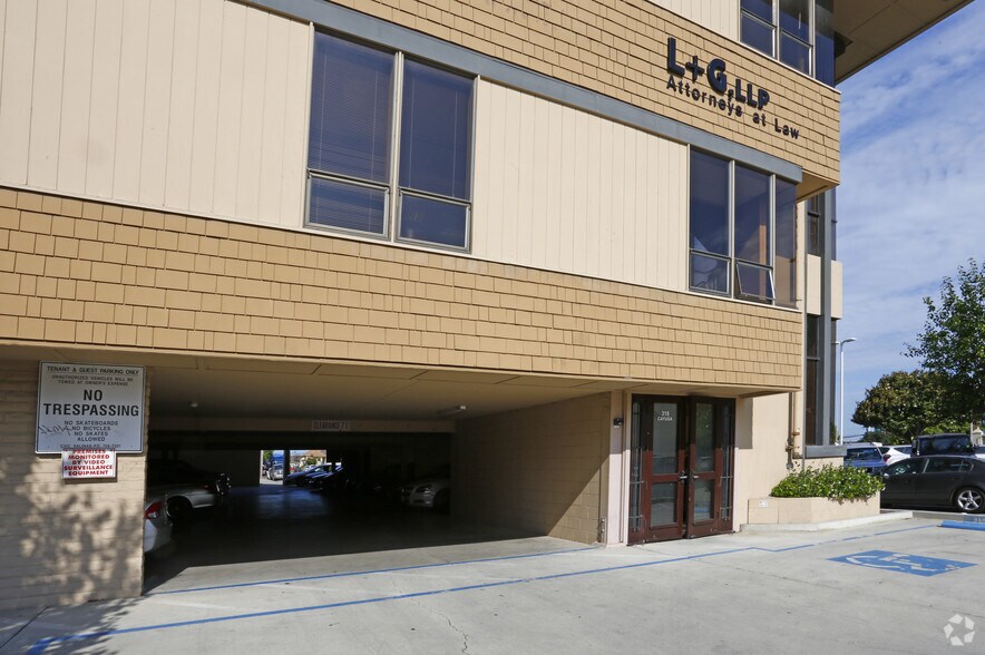 318 Cayuga St, Salinas, CA à vendre - Photo de l’immeuble – Image 3 sur 10