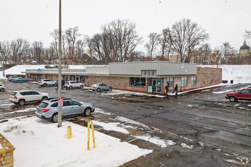 64-74 West Ave, Canandaigua, NY à vendre - Photo principale – Image 1 sur 6