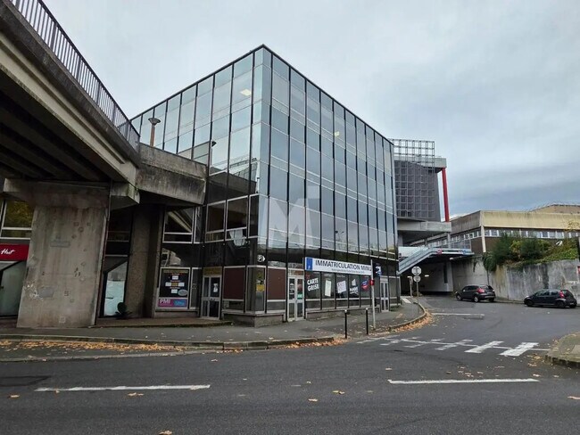 Plus de détails pour Bureau à vendre