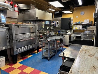 Plus de détails pour 335 Wellington St, Port Colborne, ON - Local commercial à vendre