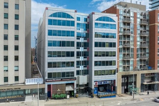 Plus de détails pour 1835 Yonge St, Toronto, ON - Bureau à vendre