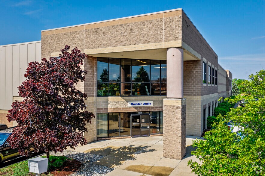 28501-28505 Schoolcraft Rd, Livonia, MI à louer - Photo de l’immeuble – Image 2 sur 5