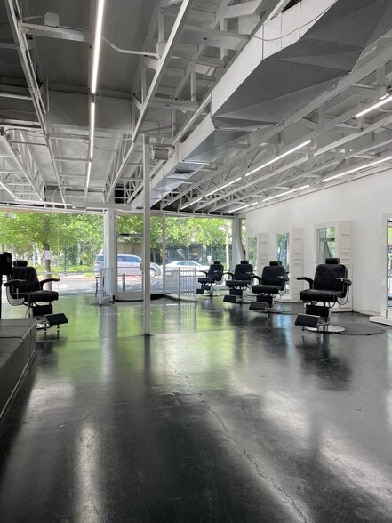 2500 J St, Sacramento, CA à louer - Photo principale – Image 1 sur 11