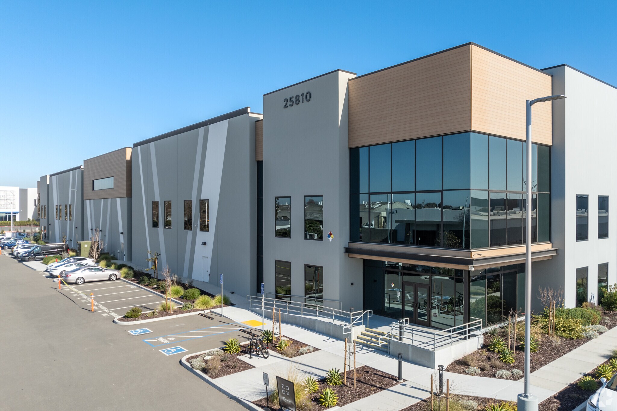 25500 Clawiter Rd, Hayward, CA à louer Photo de l’immeuble– Image 1 sur 14
