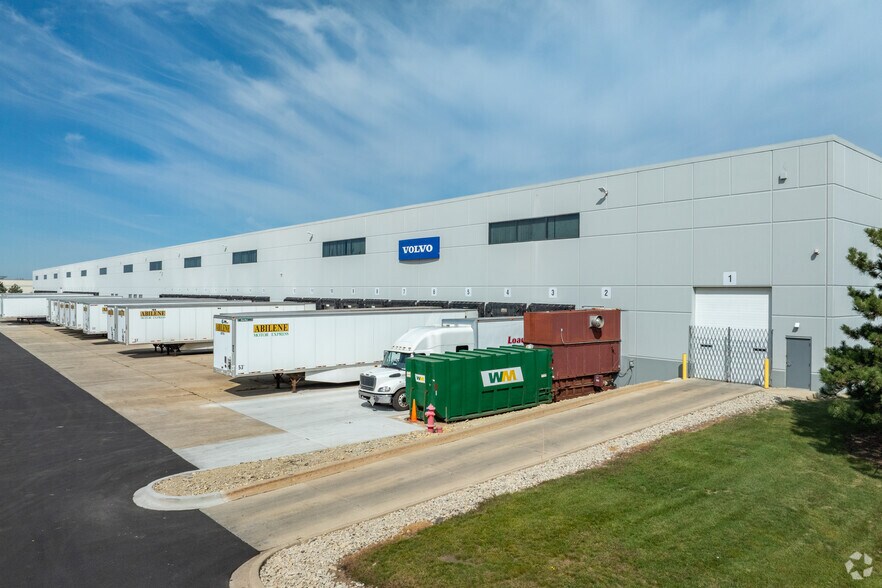 3900 Rock Creek Blvd, Joliet, IL à louer - Photo de l’immeuble – Image 2 sur 4