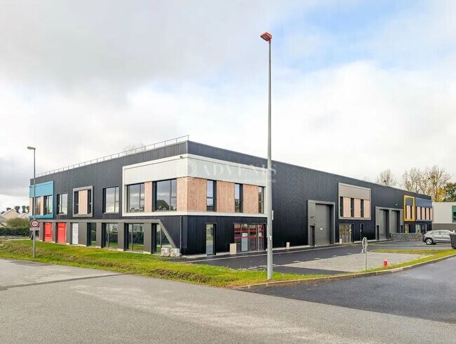 Plus de détails pour Local d’activités à vendre