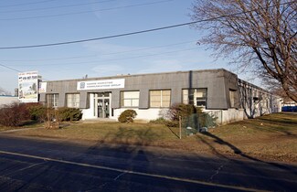 Plus de détails pour 10 Queen Elizabeth Blvd, Toronto, ON - Bureau, Industriel/Logistique à louer