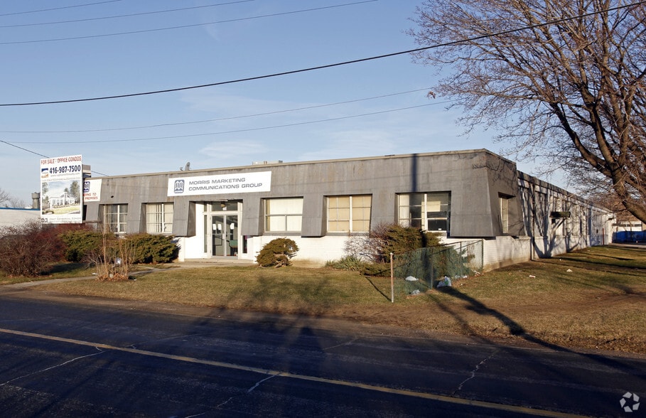10 Queen Elizabeth Blvd, Toronto, ON à louer - Photo principale – Image 1 sur 22