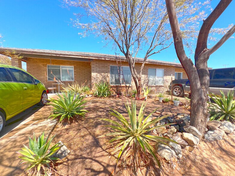 9938 W Century Dr, Arizona City, AZ à vendre - Photo principale – Image 1 sur 17