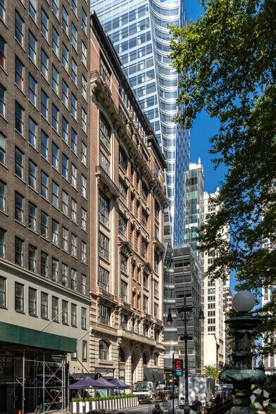 80 W 40th St, New York, NY à louer - Photo de l’immeuble – Image 2 sur 4