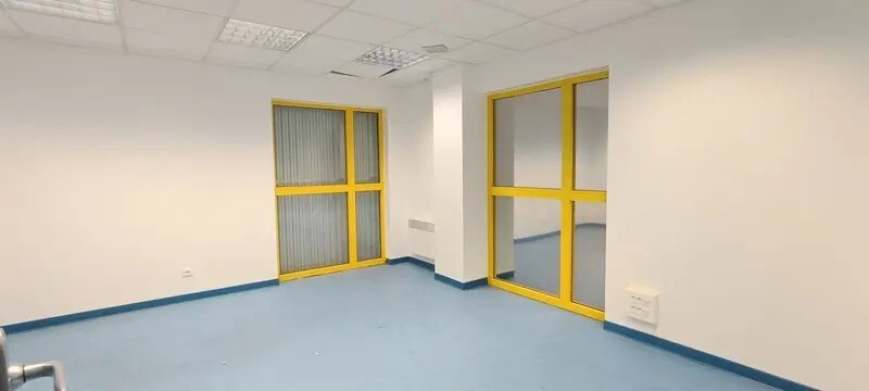 Bureau dans Périgny à louer - Photo de l’immeuble – Image 3 sur 7