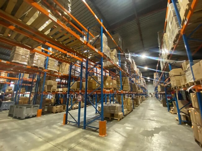 Plus de détails pour Industriel/Logistique à louer