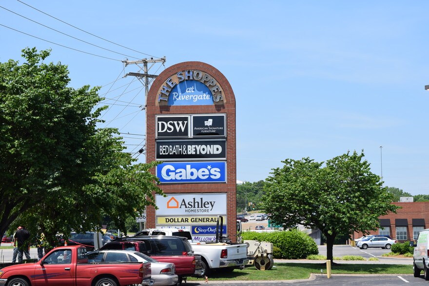 2136-2196 Gallatin Pike N, Madison, TN à louer - Photo de l’immeuble – Image 2 sur 24