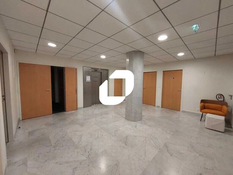 Route De L'orme Des Merisiers, Saint-Aubin à louer - Photo de l’immeuble – Image 2 sur 8