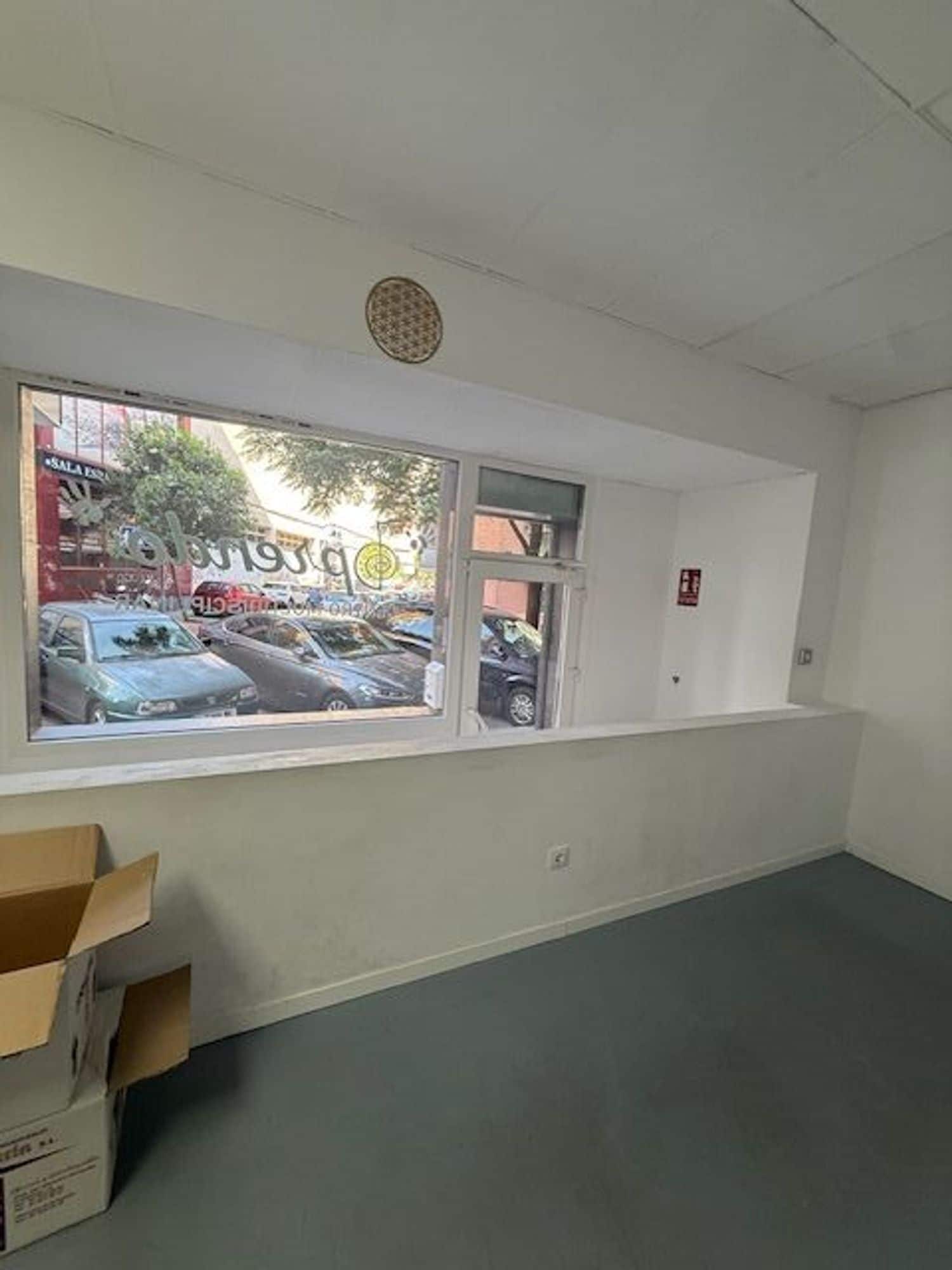Local commercial dans Alcorcón, Madrid à louer Photo intérieure– Image 1 sur 36